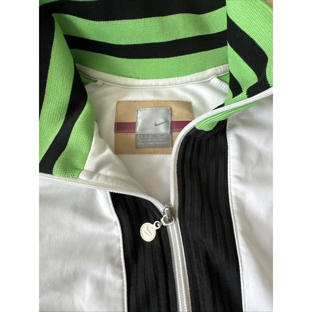 Nike Kids 16-18 XL Vintage Looking Track Jacket Green And White‎ Full Zip